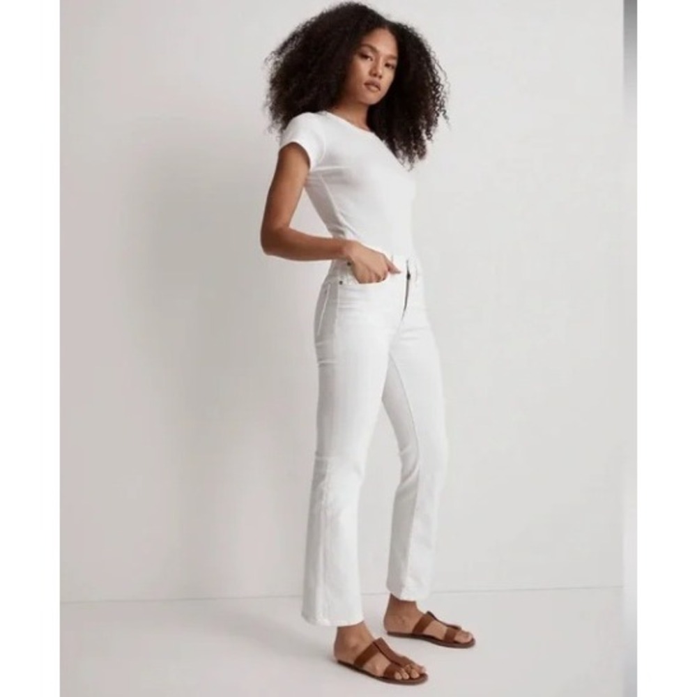 Madewell Mid-Rise Kick Out Jeans White 25T Tall Magic Pockets Flare Ankle NM0594